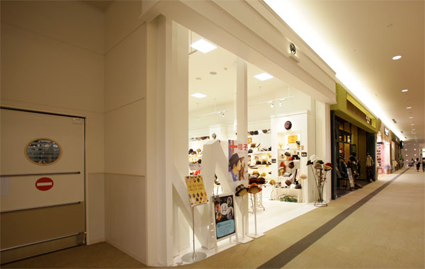 草津市新浜町/アパレル雑貨店の内装・デザイン施工実績