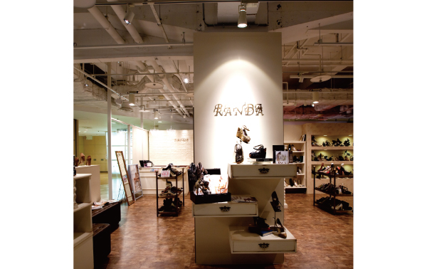 京都市南区/アパレル物販店の内装・デザイン施工実績
