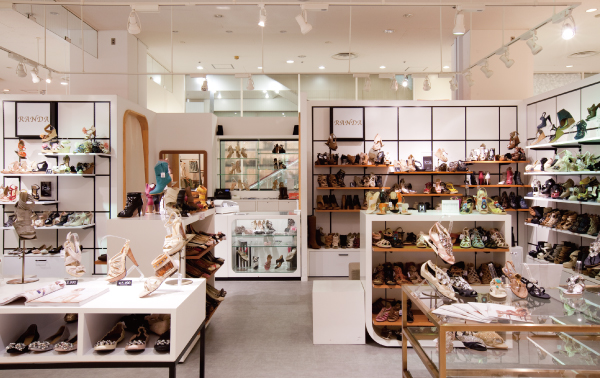 大阪府枚方市/アパレル物販店の内装・デザイン施工実績