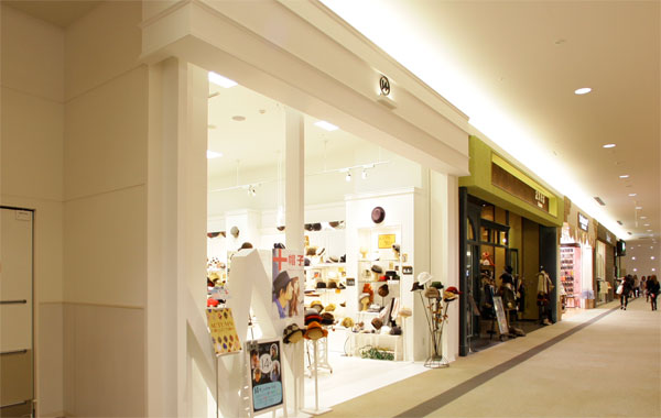草津市新浜町/アパレル雑貨店の内装・デザイン施工実績